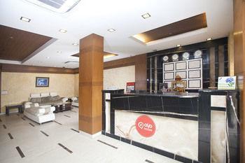 Oyo Rooms Malviya Nagar Market Нью-Дели Экстерьер фото
