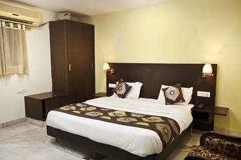 Oyo Rooms Malviya Nagar Market Нью-Дели Экстерьер фото